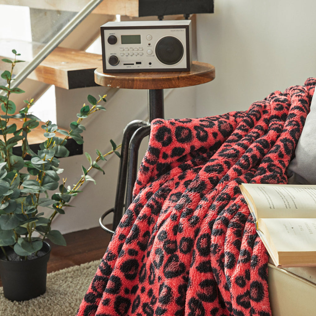 [Made in Korea] Leopard Sherpa Throw Blanket - Red & Black - KN FLAX
